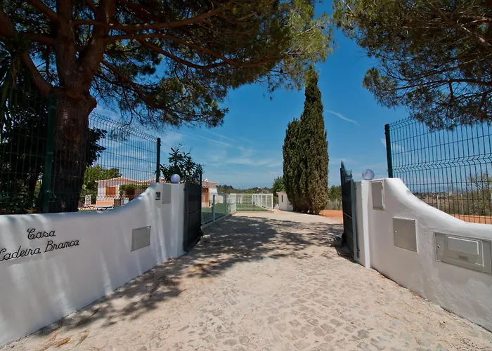 Alojamento de Turismo Selvagem Casa Da Ladeira Branca
