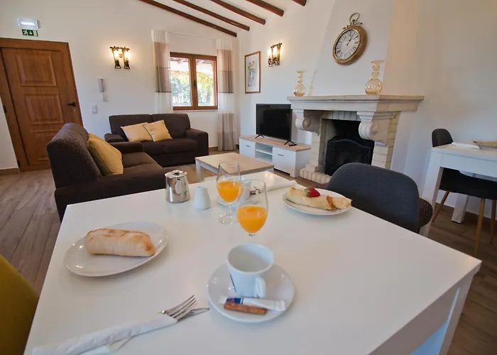 Casa Da Ladeira Branca Alojamento de Turismo Selvagem *