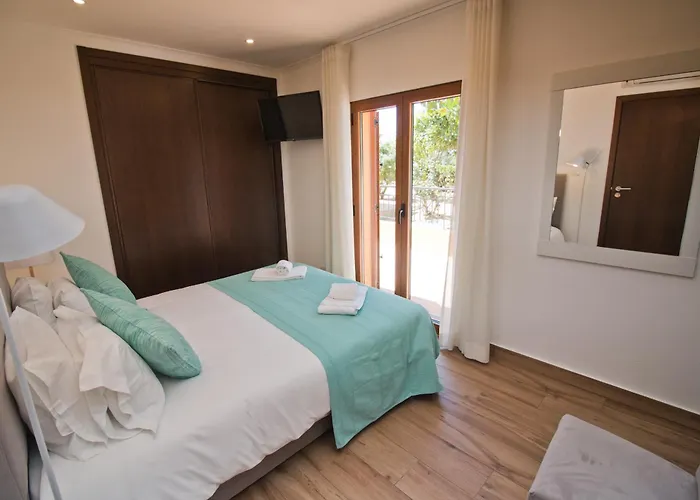 Alojamento de Turismo Selvagem Casa Da Ladeira Branca *