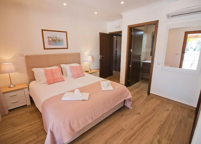 Alojamento de Turismo Selvagem Casa Da Ladeira Branca